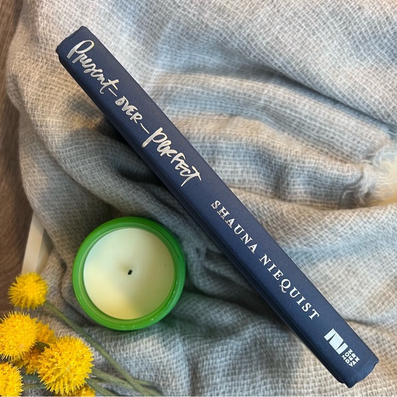 📚 2/$21 Books!! 📚 Present over Perfect ~by Shauna Niequist - Picture 6 of 8